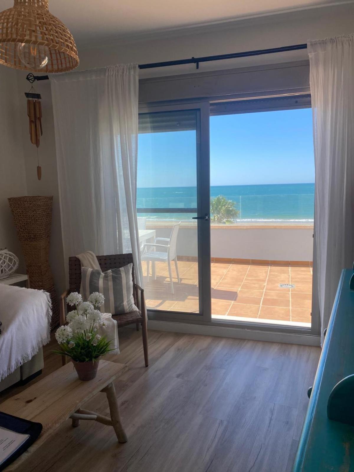 Atico Al Sol En Primera Linea De Playa Appartement Rota Buitenkant foto