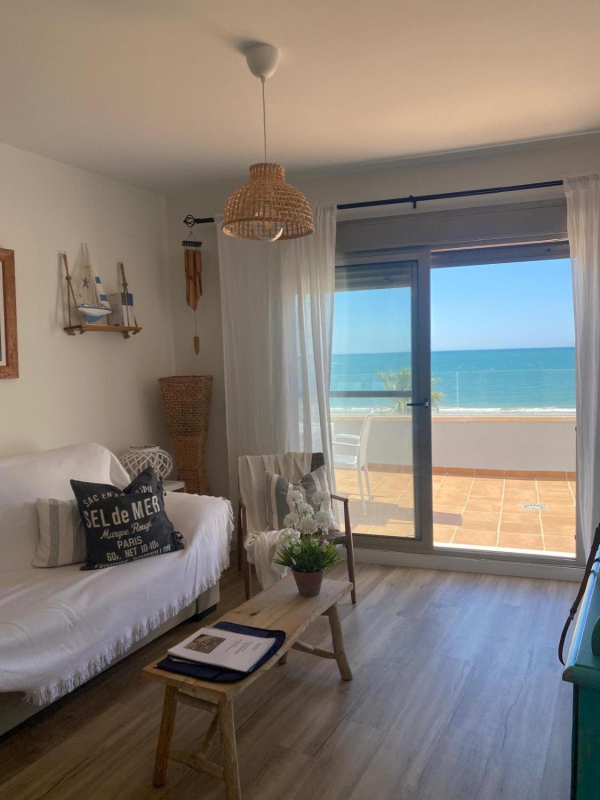 Atico Al Sol En Primera Linea De Playa Appartement Rota Buitenkant foto